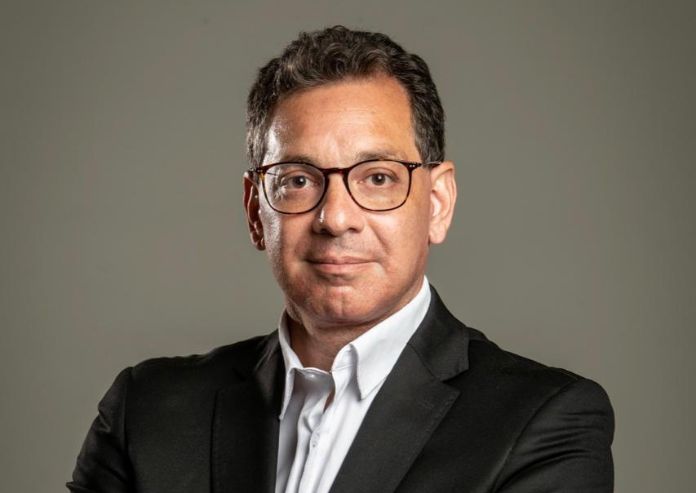 Paulo Navarro | ﻿Entrevista com Júlio Damião